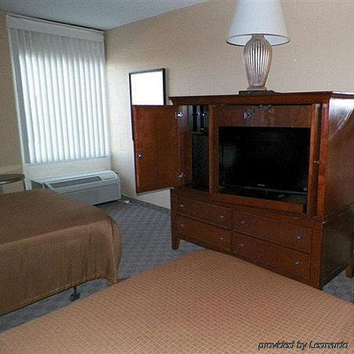 Sunlac Inn Lakota Номер фото